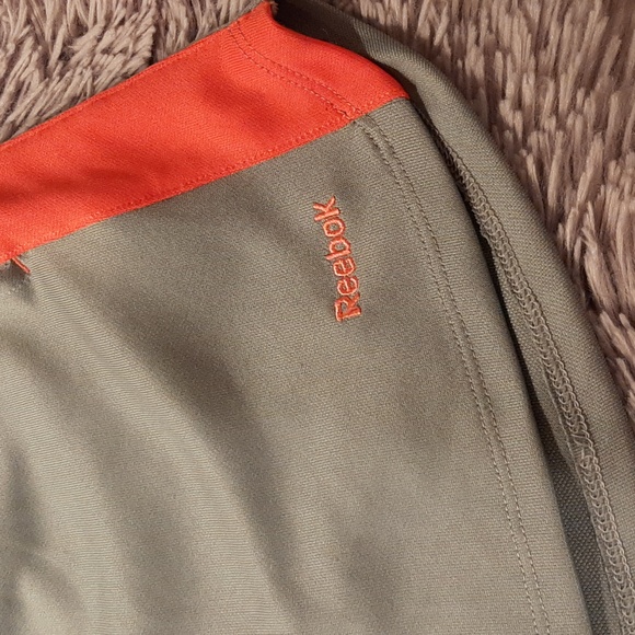 Reebok Shorts Size Small - Picture 2 of 3